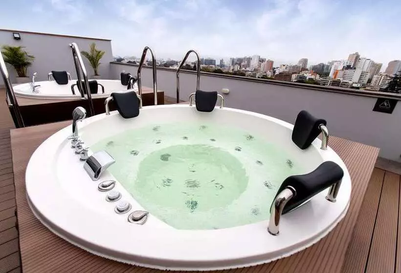 هتل Hampton By Hilton Lima San Isidro