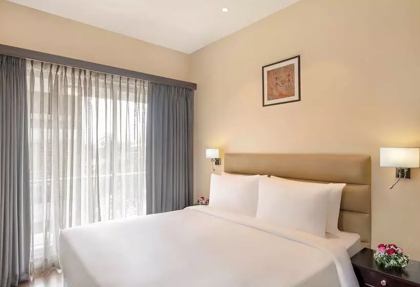 ホテル Radisson Blu Plaza Resort & Convention Centre Karjat