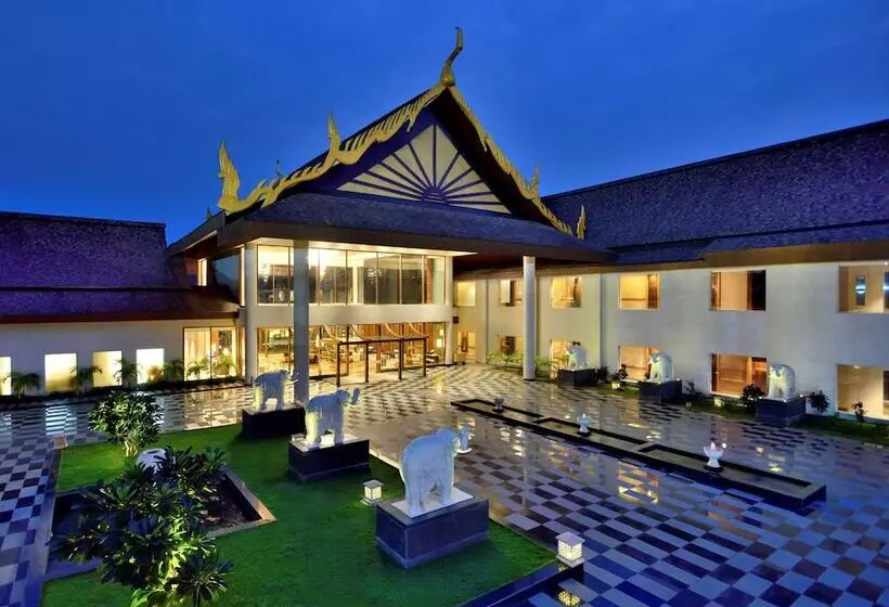 ホテル Radisson Blu Plaza Resort & Convention Centre Karjat