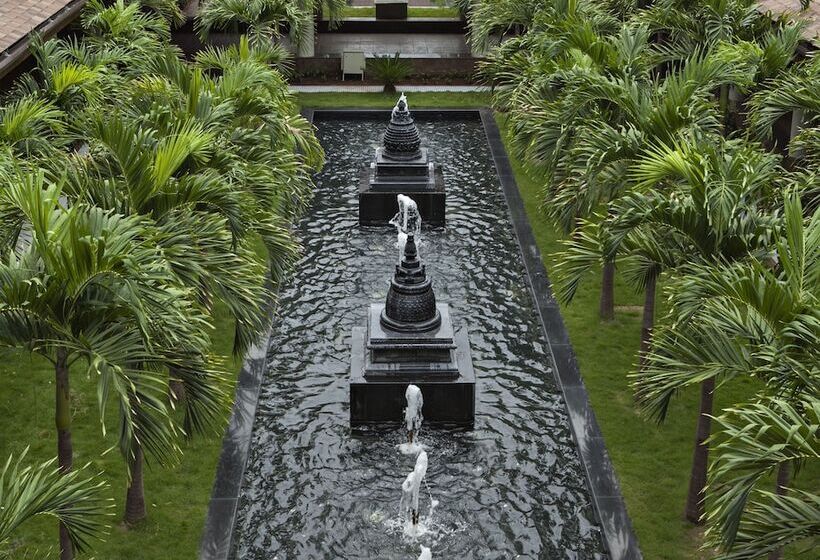 هتل Radisson Blu Plaza Resort & Convention Centre Karjat