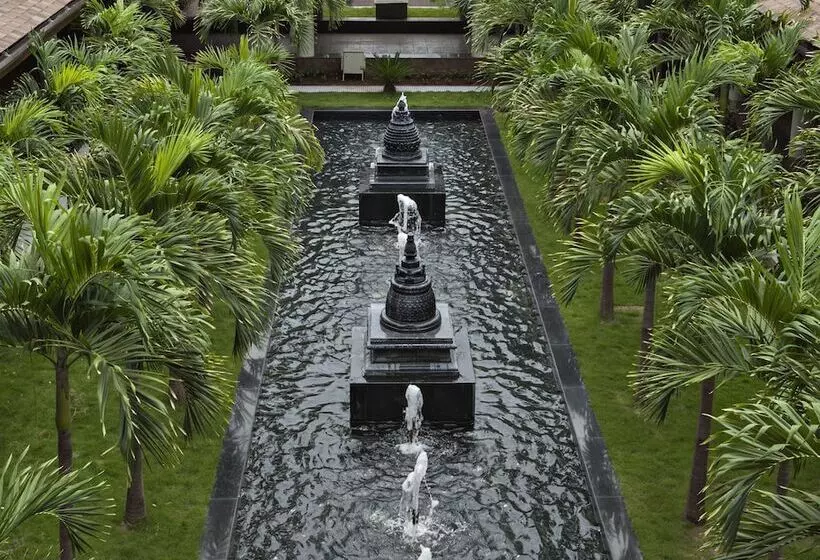 ホテル Radisson Blu Plaza Resort & Convention Centre Karjat