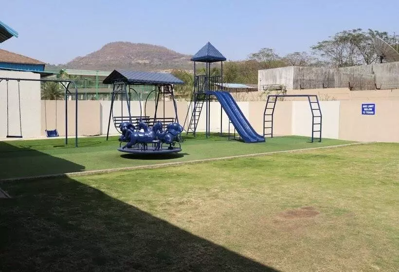 ホテル Radisson Blu Plaza Resort & Convention Centre Karjat