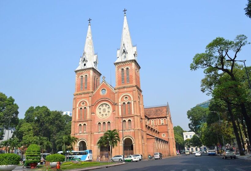 هتل Reddoorz @ Pham Ngu Lao Street 4