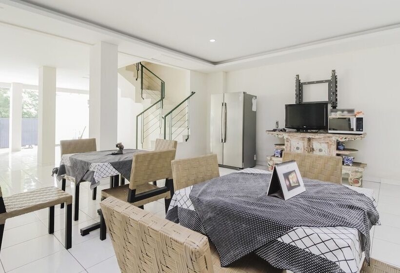 פנסיון Reddoorz Near Pancoran