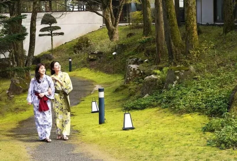 Отель Hakone Yunohana Prince