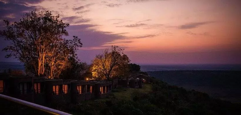 בית מלון כפרי Mara Serena Safari Lodge