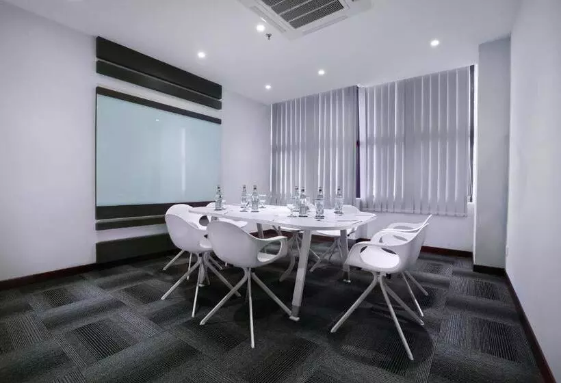 Отель Neo+ Penang By Aston