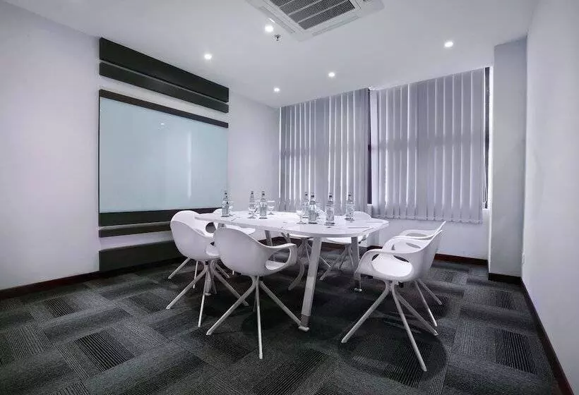 Отель Neo+ Penang By Aston