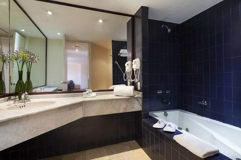 هتل Exe Suites San Marino