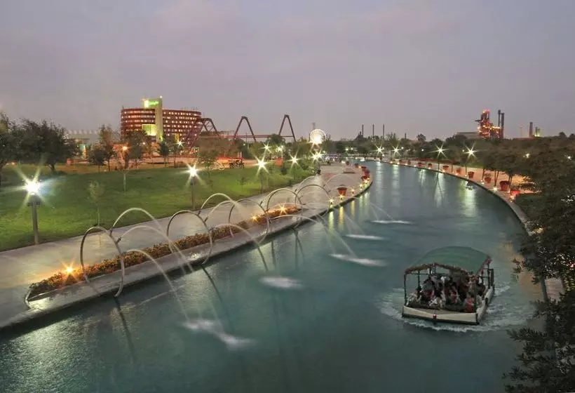 Отель Holiday Inn Monterrey Parque Fundidora, An Ihg