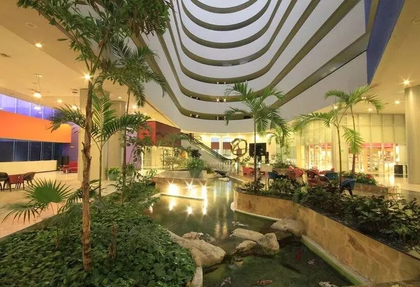 Отель Holiday Inn Monterrey Parque Fundidora, An Ihg