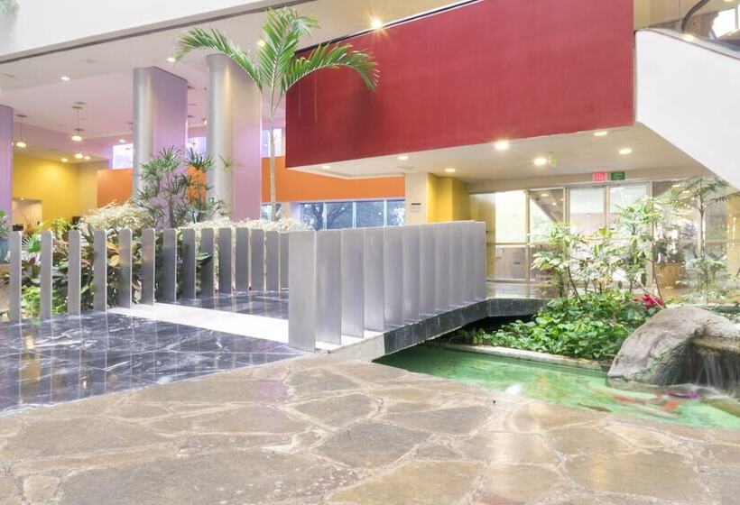 Hotel Holiday Inn Monterrey Parque Fundidora, An Ihg