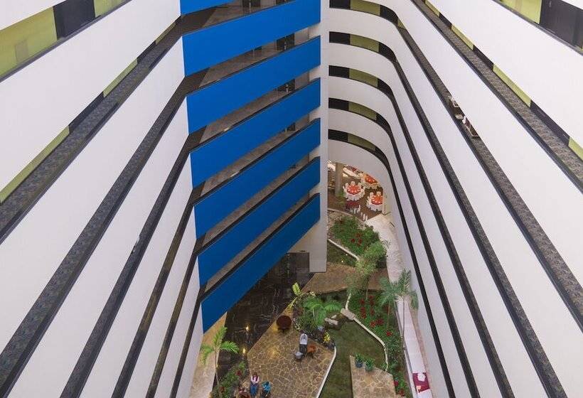 Hotel Holiday Inn Monterrey Parque Fundidora, An Ihg