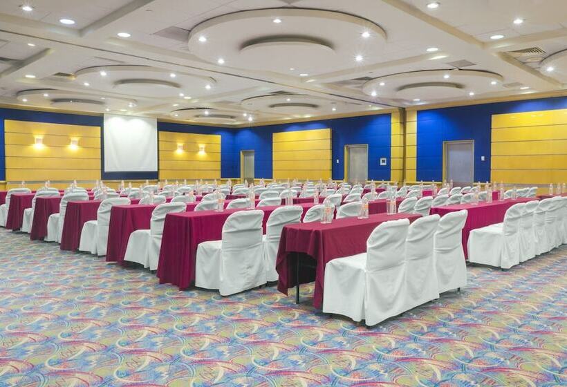 Hotel Holiday Inn Monterrey Parque Fundidora, An Ihg