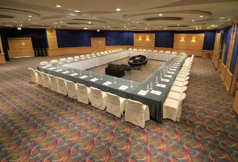 Отель Holiday Inn Monterrey Parque Fundidora, An Ihg