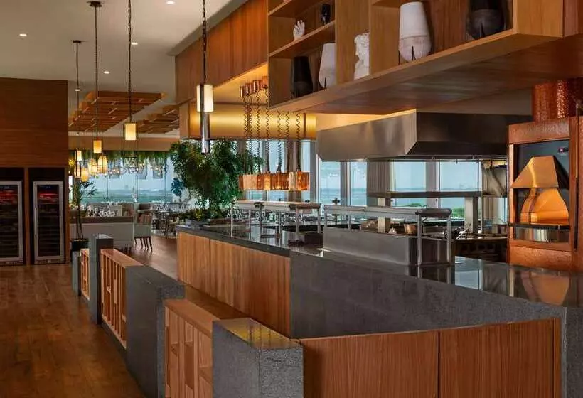 リゾートホテル Hilton Cancun Mar Caribe