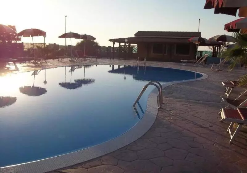 Hotelli Baia Di Zambrone