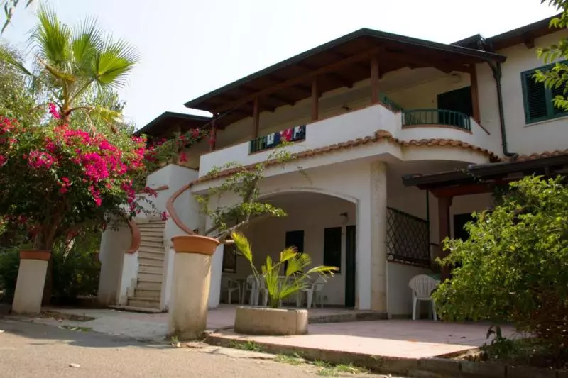 Hotelli Baia Di Zambrone