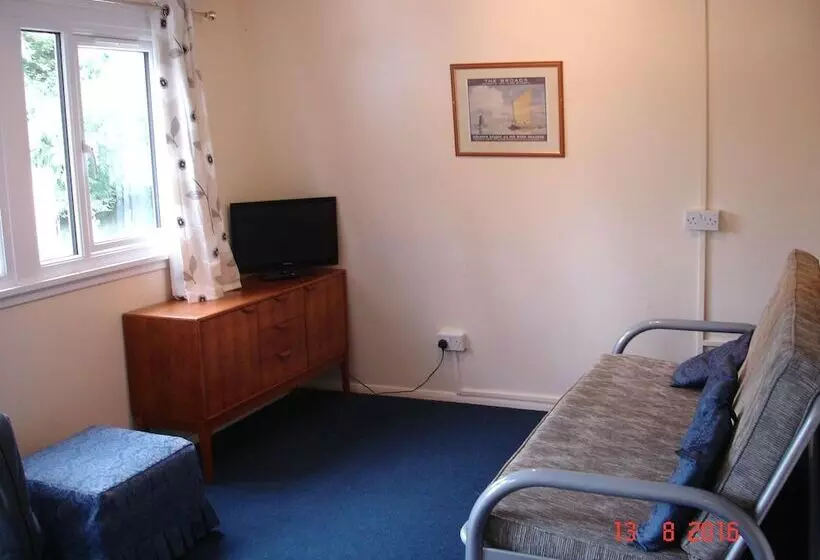 Broxbourne Riverside Chalets