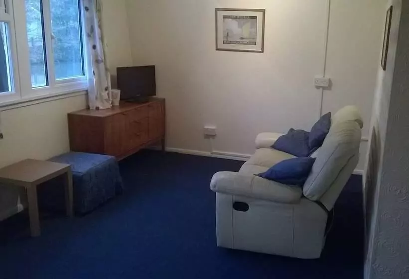 Broxbourne Riverside Chalets