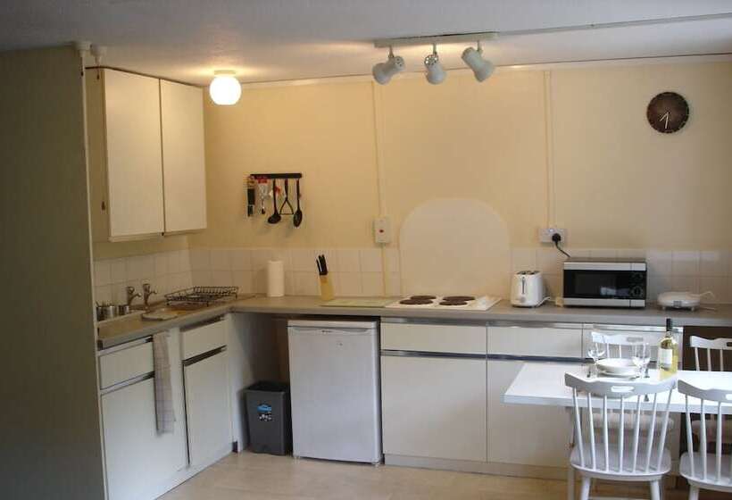 Broxbourne Riverside Chalets