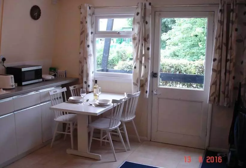 Broxbourne Riverside Chalets