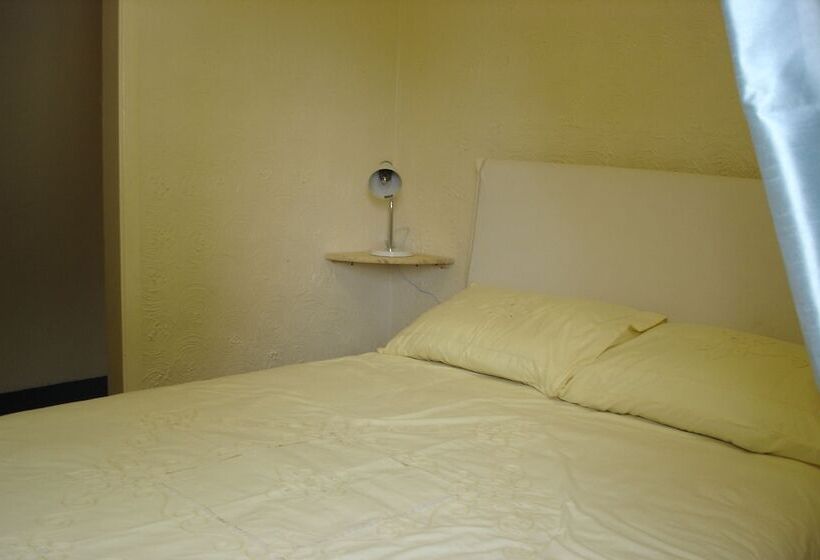 Broxbourne Riverside Chalets