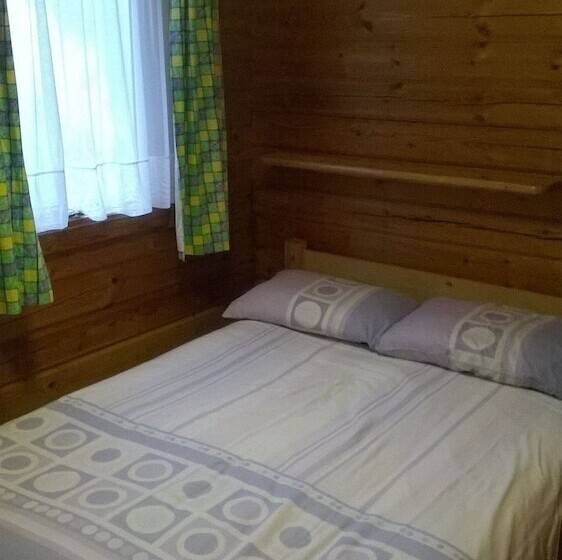 Broxbourne Riverside Chalets