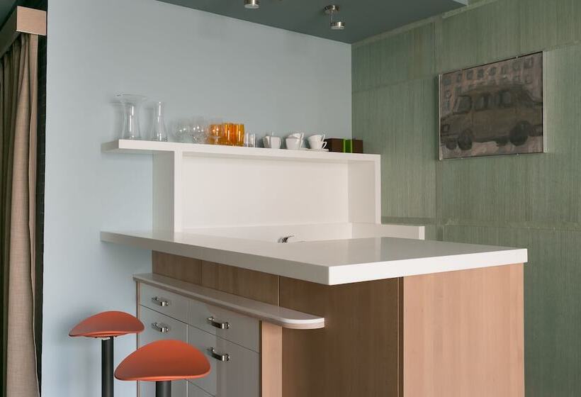 Garden Embassy Hotel Moscow