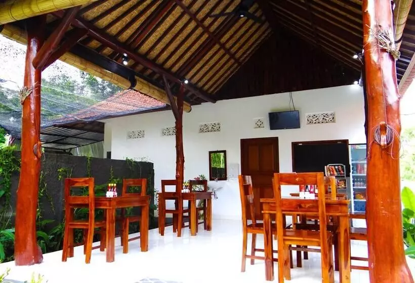 هتل Isola D'oro Lembongan