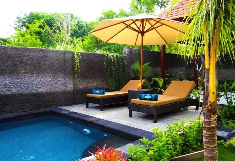 هتل Isola D'oro Lembongan