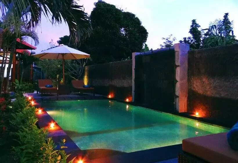 هتل Isola D'oro Lembongan