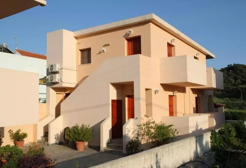 هتل Tarsanas Beach