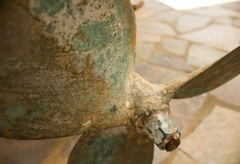 هتل Tarsanas Beach