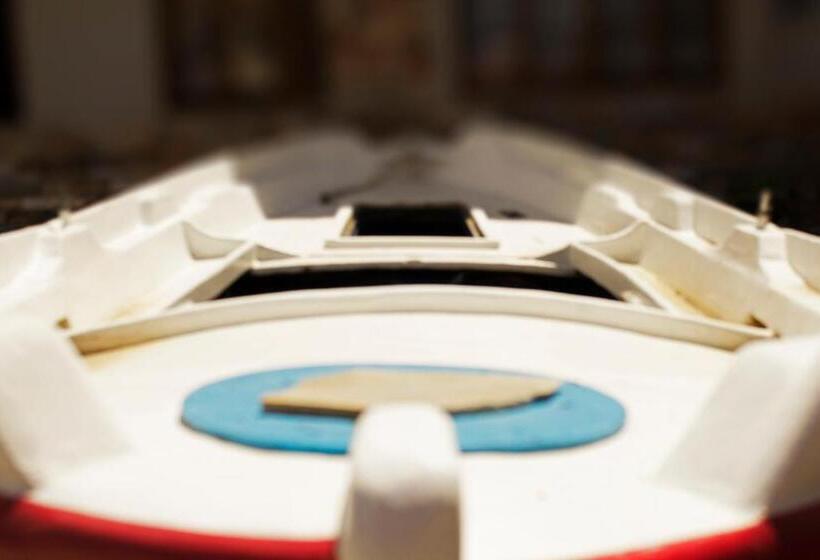 هتل Tarsanas Beach