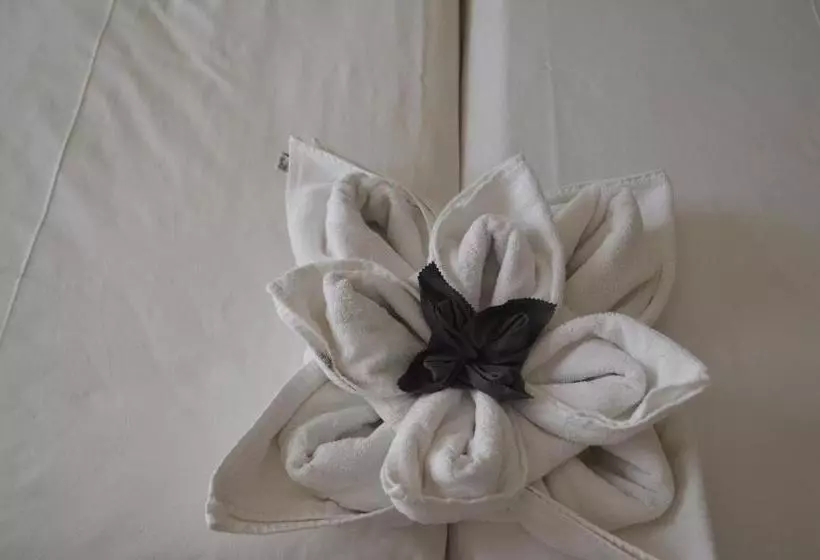 هتل Tarsanas Beach