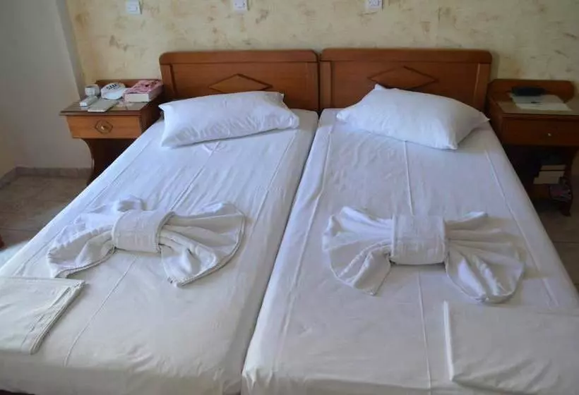 هتل Tarsanas Beach