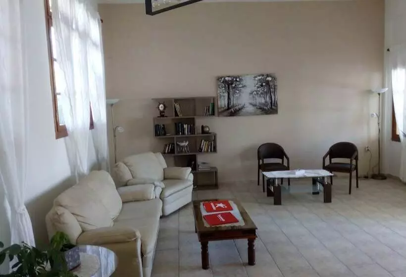 هتل Tarsanas Beach