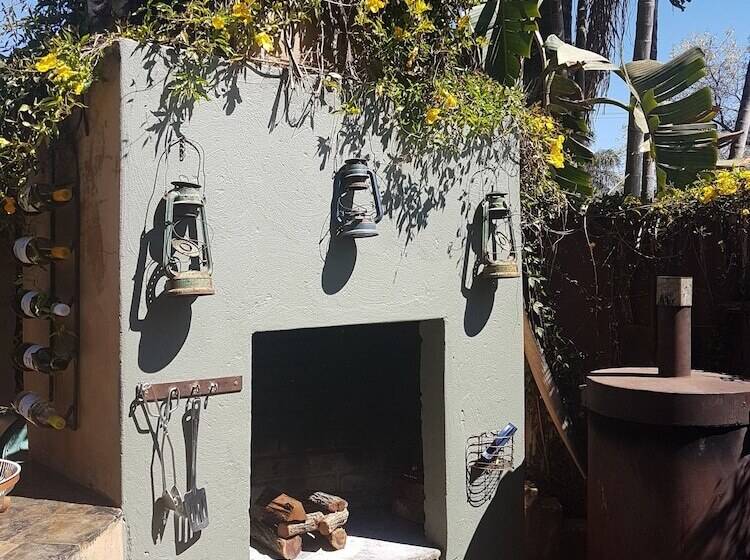 ペンション Africas Eden Guesthouse