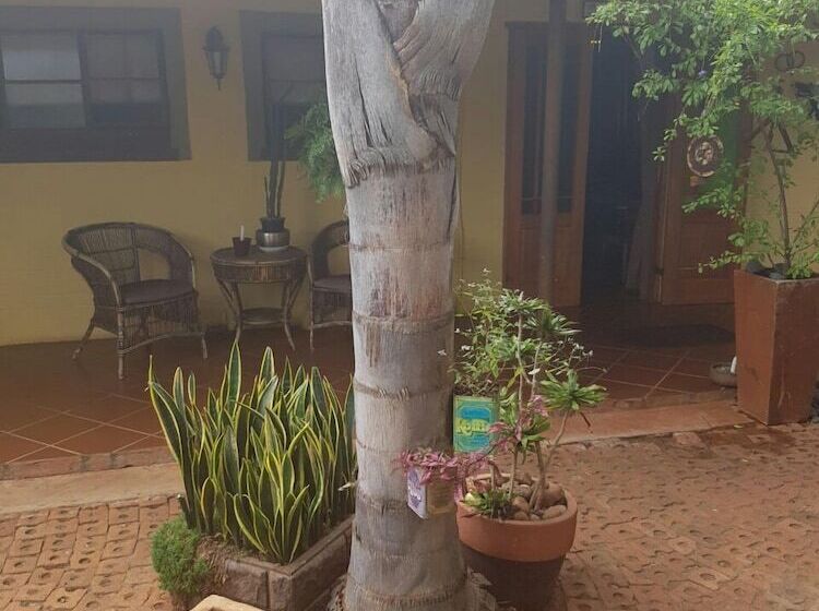 ペンション Africas Eden Guesthouse