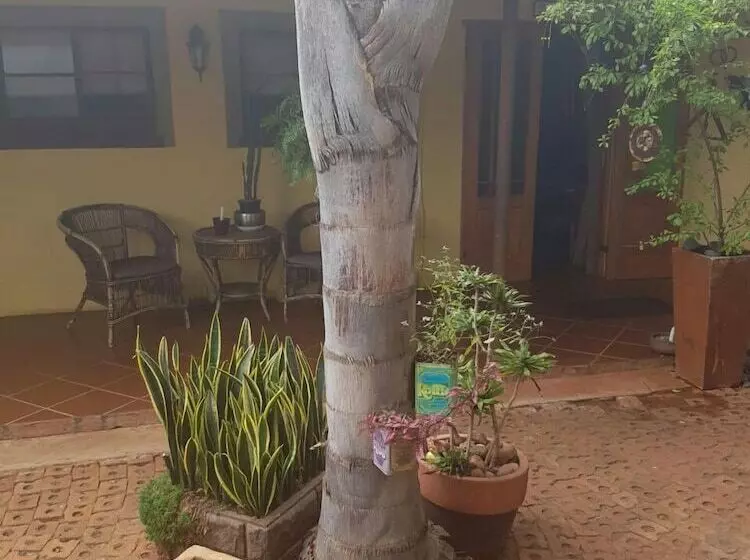 ペンション Africas Eden Guesthouse