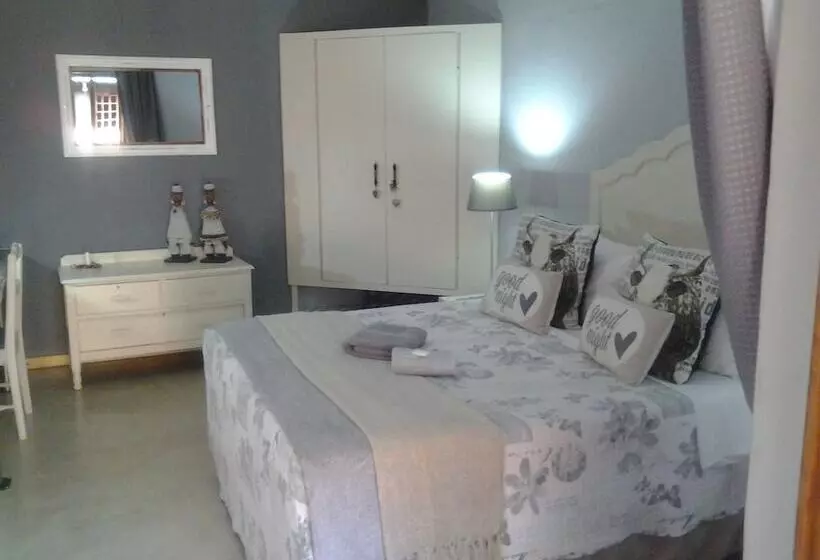 ペンション Africas Eden Guesthouse