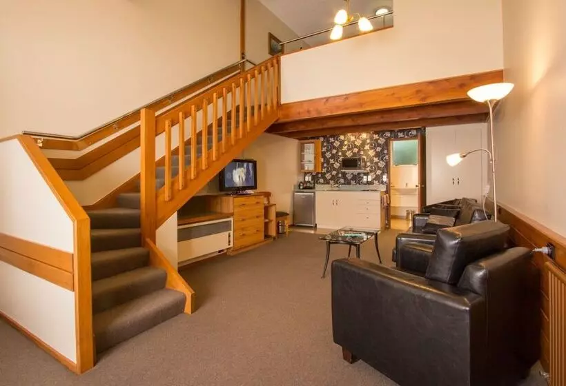 Balmoral Lodge Motel