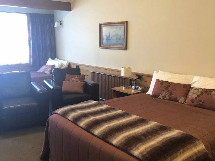 Balmoral Lodge Motel