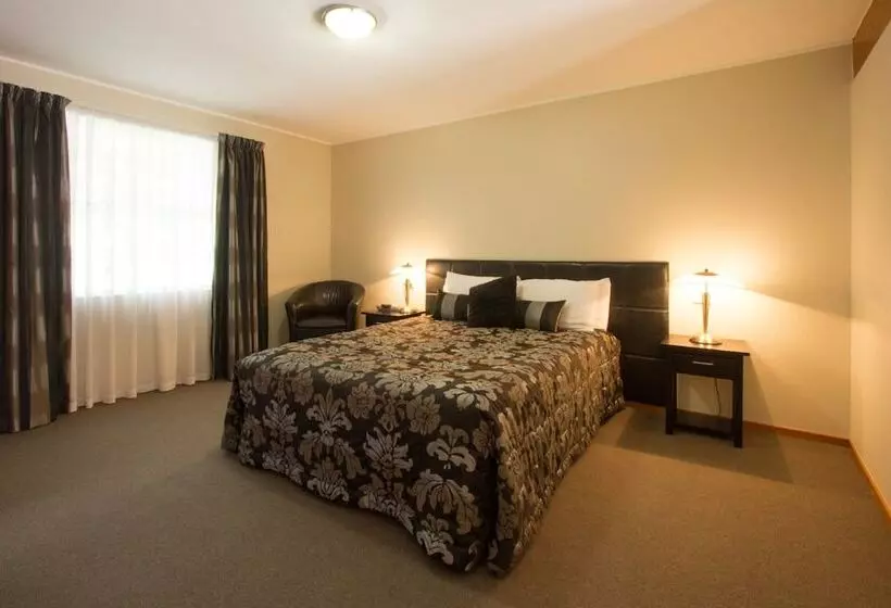 Balmoral Lodge Motel