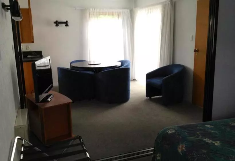 Hotelli Academy Motor Lodge