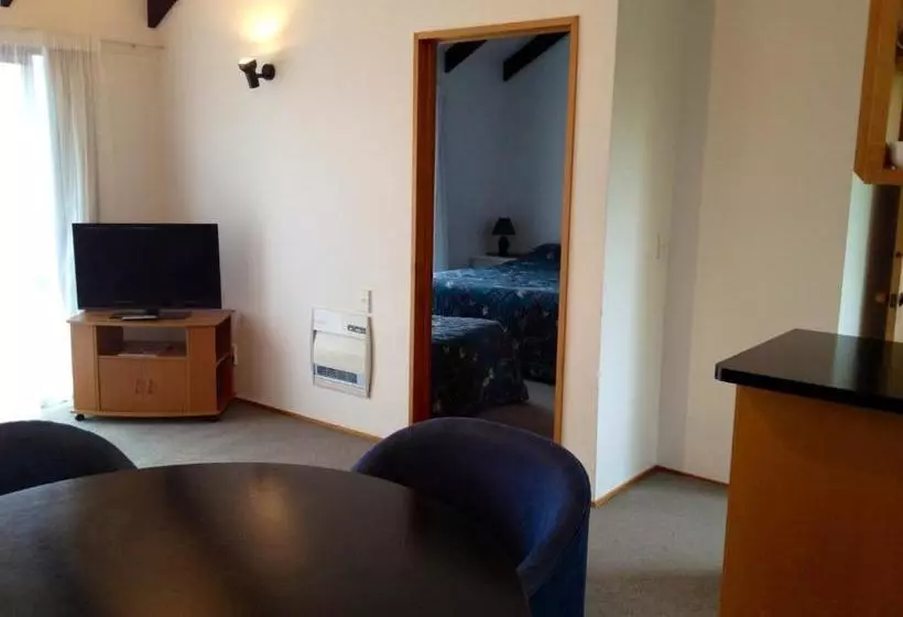 Hotelli Academy Motor Lodge