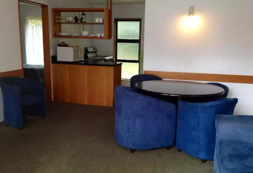 Hotelli Academy Motor Lodge