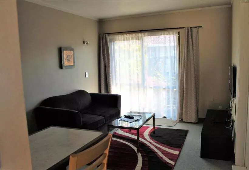 Отель Aquarius Motor Inn