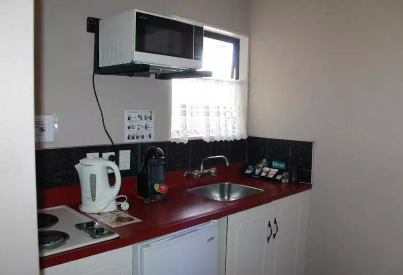 Отель Aquarius Motor Inn